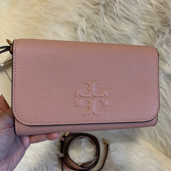 Tory Burch Crossbody comes with an insert - Picture 4 of 8